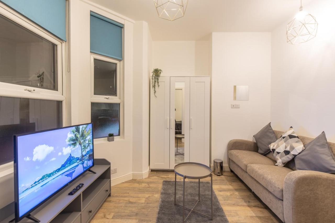 Cosy Modern Apartment, Grand Victorian Building, 5 Mins To Coventry City Centre Zimmer foto